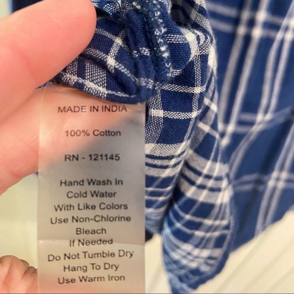 Paradigma plaid button down top size large - Picture 4 of 4